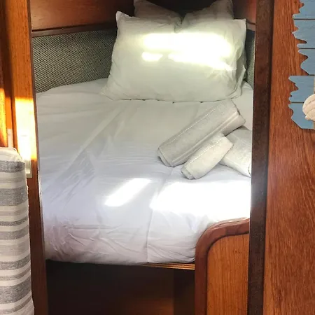 Unique Experience In Sailboat! In The 4 Seasons!! B Shi Botel *