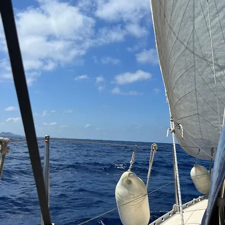 Unique Experience In Sailboat! In The 4 Seasons!! B Shi *